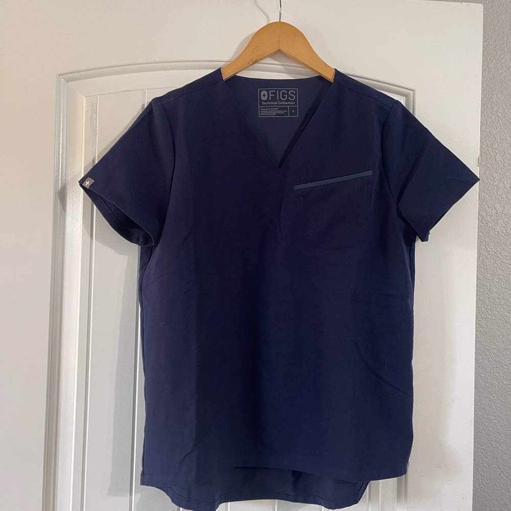 Figs navy size small scrub top